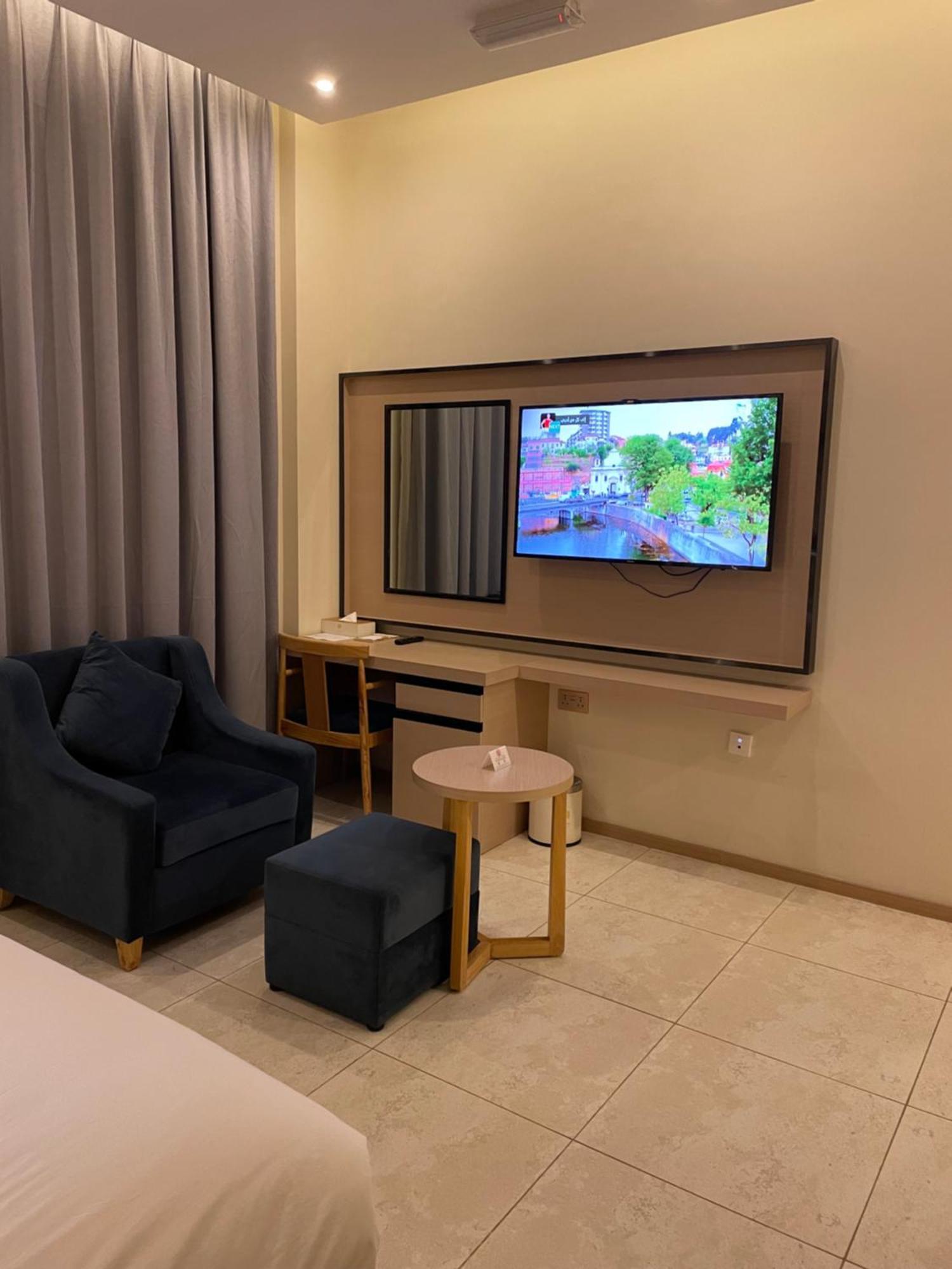 Season Inn Hotel Barka Bagian luar foto