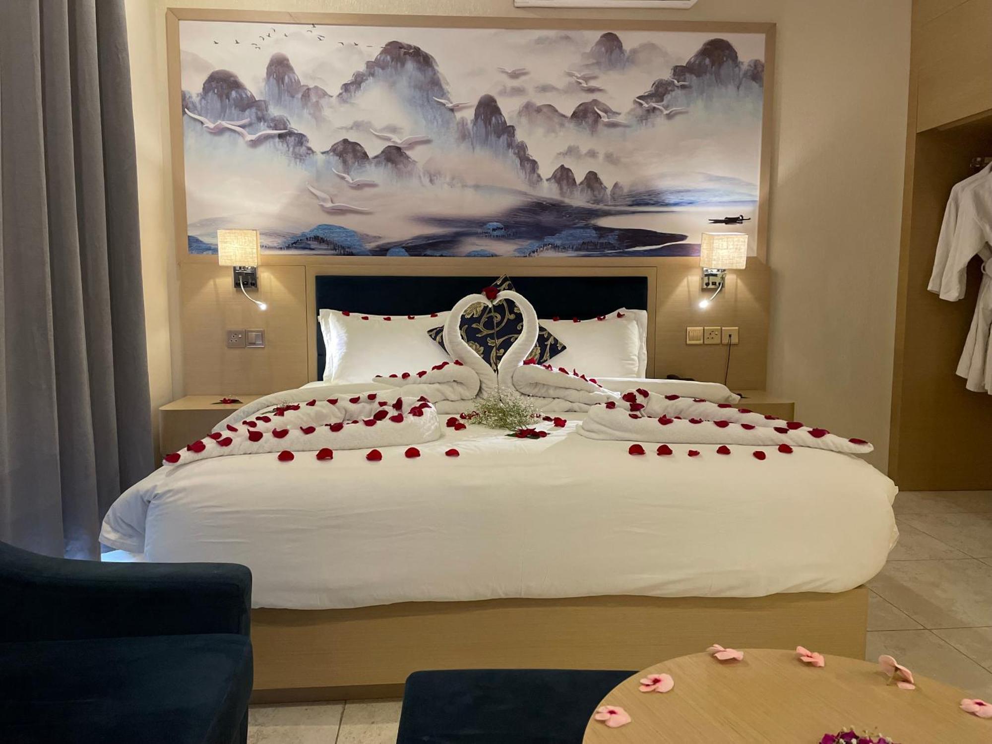 Season Inn Hotel Barka Bagian luar foto