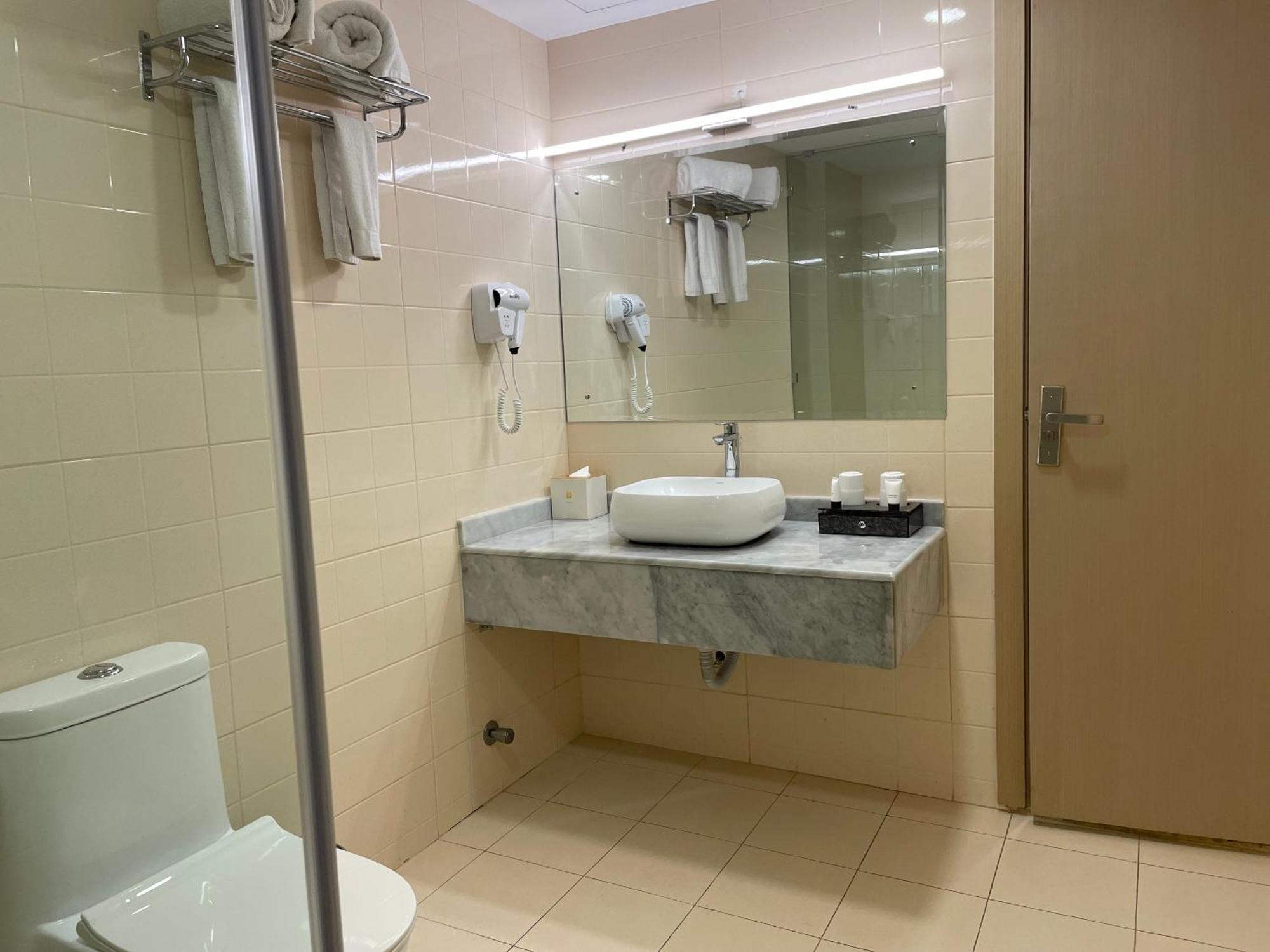 Season Inn Hotel Barka Bagian luar foto