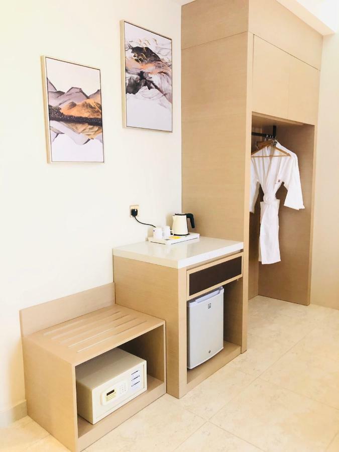 Season Inn Hotel Barka Bagian luar foto