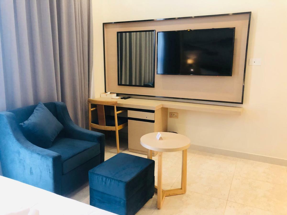 Season Inn Hotel Barka Bagian luar foto