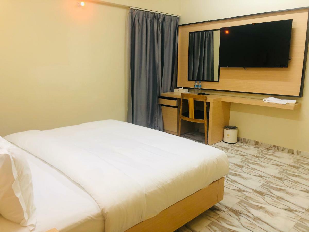 Season Inn Hotel Barka Bagian luar foto